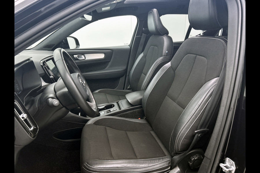Volvo XC40 1.5 T3 Momentum Pro (PANORAMADAK, ELETK. WEGKLAPBARE TREKHAAK, 1e EIGENAAR, CAMERA, LED, SFEER, DEALER ONDERHOUDEN)