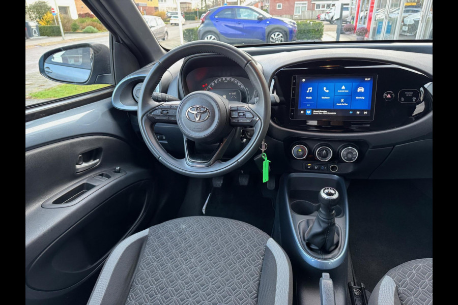 Toyota Aygo X 1.0 VVT-i MT Pulse Bi-tone | Urban Khaki, 17 inch, Privacy glass, Apple CarPlay/Android auto, Airconditioning, Parkeercamera