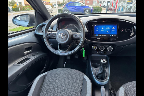 Toyota Aygo X 1.0 VVT-i MT Pulse Bi-tone | Urban Khaki, 17 inch, Privacy glass, Apple CarPlay/Android auto, Airconditioning, Parkeercamera