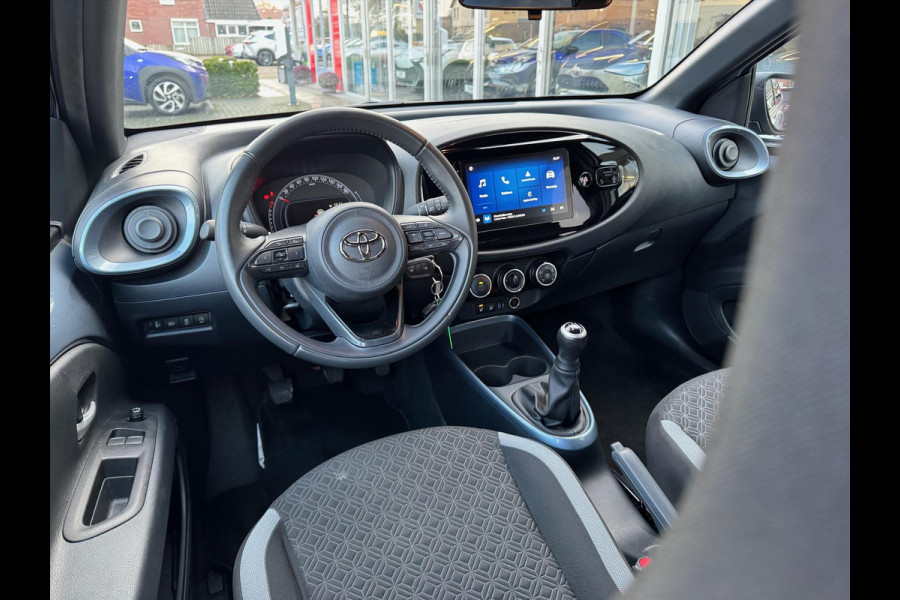 Toyota Aygo X 1.0 VVT-i MT Pulse Bi-tone | Urban Khaki, 17 inch, Privacy glass, Apple CarPlay/Android auto, Airconditioning, Parkeercamera
