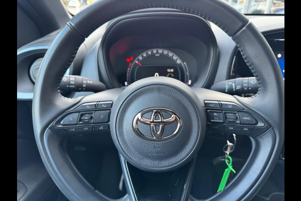 Toyota Aygo X 1.0 VVT-i MT Pulse Bi-tone | Urban Khaki, 17 inch, Privacy glass, Apple CarPlay/Android auto, Airconditioning, Parkeercamera