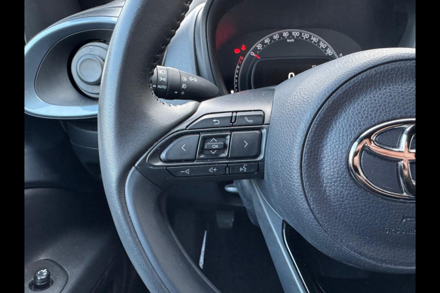 Toyota Aygo X 1.0 VVT-i MT Pulse Bi-tone | Urban Khaki, 17 inch, Privacy glass, Apple CarPlay/Android auto, Airconditioning, Parkeercamera