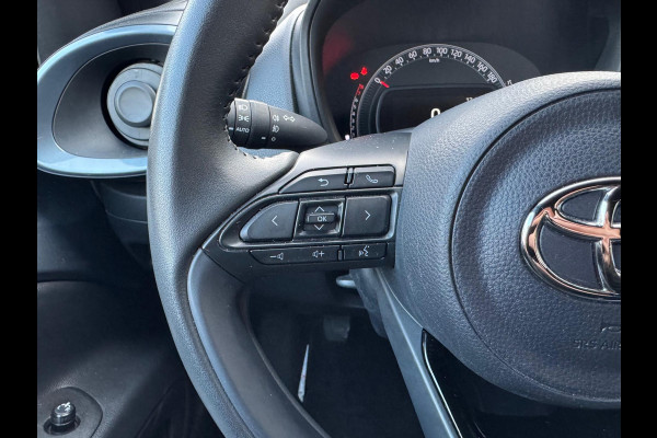 Toyota Aygo X 1.0 VVT-i MT Pulse Bi-tone | Urban Khaki, 17 inch, Privacy glass, Apple CarPlay/Android auto, Airconditioning, Parkeercamera