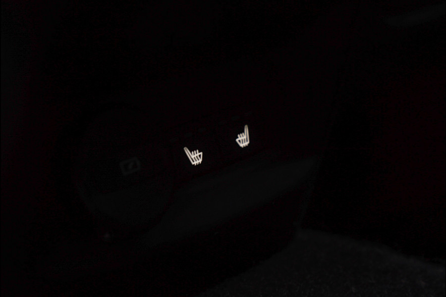 Polestar 2 Long Range Single Motor 78 kWh Pano 360 ° Pilot ACC Alcantara Stuurverwarming Memory seats Elektr. uitklapbare trekhaak Stoelverwarming voor & achter LM velgen