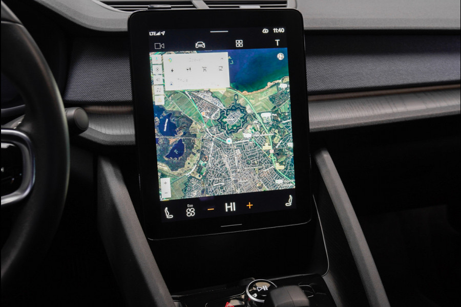 Polestar 2 Long Range Single Motor 78 kWh Pano 360 ° Pilot ACC Alcantara Stuurverwarming Memory seats Elektr. uitklapbare trekhaak Stoelverwarming voor & achter LM velgen