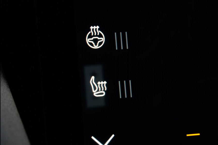 Polestar 2 Long Range Single Motor 78 kWh Pano 360 ° Pilot ACC Alcantara Stuurverwarming Memory seats Elektr. uitklapbare trekhaak Stoelverwarming voor & achter LM velgen