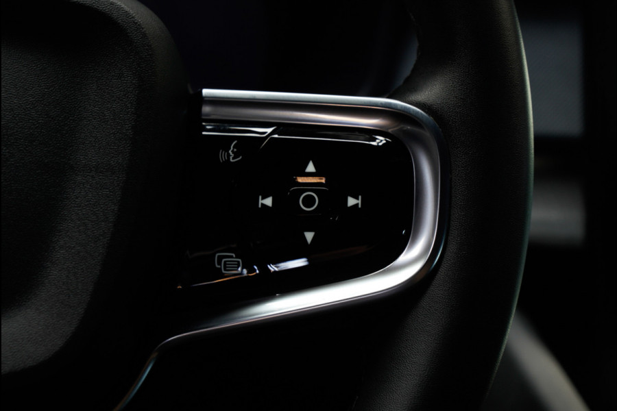 Polestar 2 Long Range Single Motor 78 kWh Pano 360 ° Pilot ACC Alcantara Stuurverwarming Memory seats Elektr. uitklapbare trekhaak Stoelverwarming voor & achter LM velgen