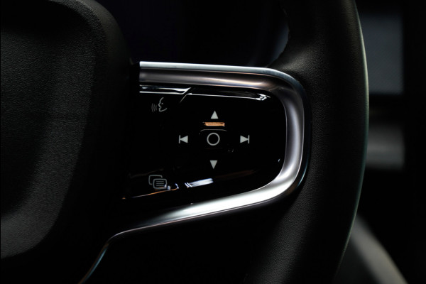 Polestar 2 Long Range Single Motor 78 kWh Pano 360 ° Pilot ACC Alcantara Stuurverwarming Memory seats Elektr. uitklapbare trekhaak Stoelverwarming voor & achter LM velgen