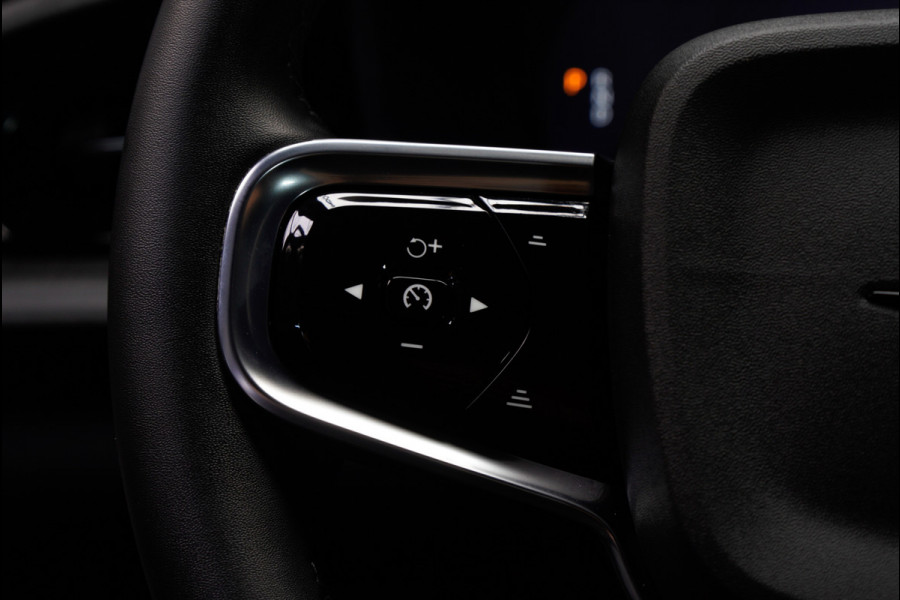 Polestar 2 Long Range Single Motor 78 kWh Pano 360 ° Pilot ACC Alcantara Stuurverwarming Memory seats Elektr. uitklapbare trekhaak Stoelverwarming voor & achter LM velgen