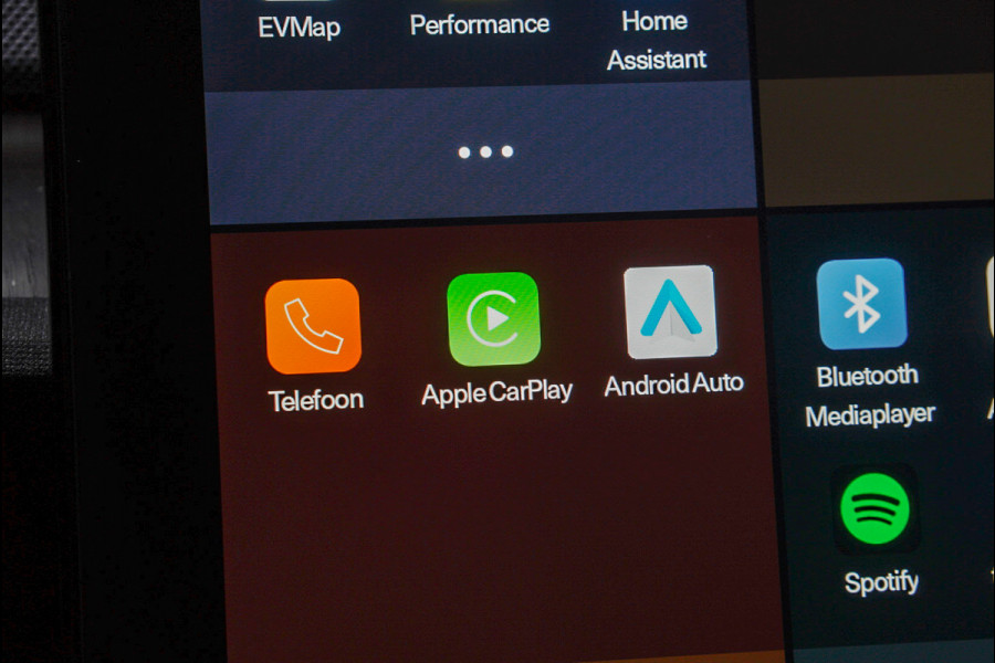 Polestar 2 Long Range Single Motor 78 kWh Pano 360 ° Pilot ACC Alcantara Stuurverwarming Memory seats Elektr. uitklapbare trekhaak Stoelverwarming voor & achter LM velgen