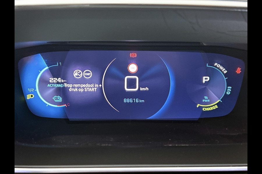 Peugeot e-2008 EV Allure 50 kWh (NAVIGATIE, CARPLAY, CAMERA, STOELVERWARMING, 1e EIGENAAR)