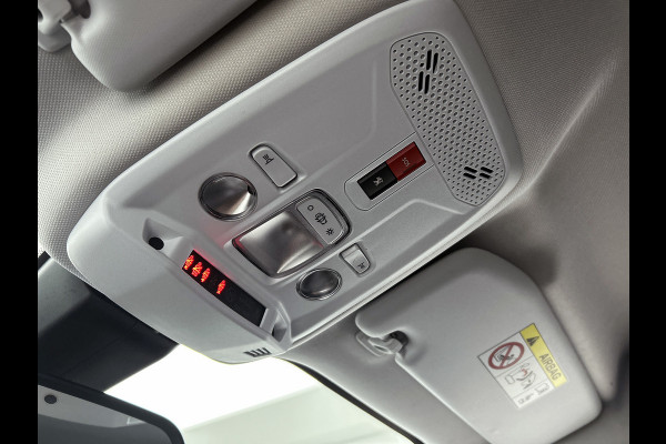 Peugeot e-2008 EV Allure 50 kWh (NAVIGATIE, CARPLAY, CAMERA, STOELVERWARMING, 1e EIGENAAR)