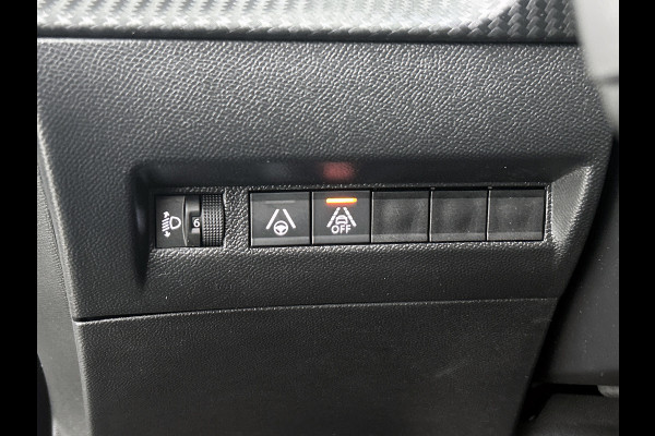 Peugeot e-2008 EV Allure 50 kWh (NAVIGATIE, CARPLAY, CAMERA, STOELVERWARMING, 1e EIGENAAR)