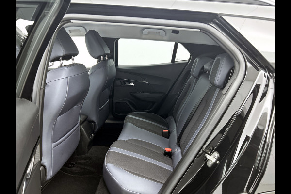 Peugeot e-2008 EV Allure 50 kWh (NAVIGATIE, CARPLAY, CAMERA, STOELVERWARMING, 1e EIGENAAR)