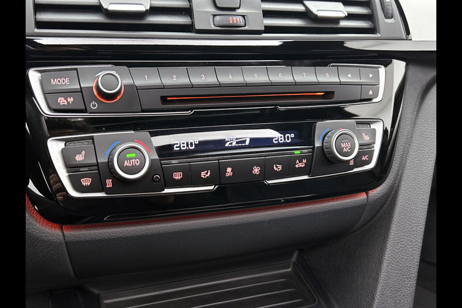 BMW 4 Serie Gran Coupé 418i High Executive (PANORAMADAK, STOELVERWARMING, CARPLAY, DEALER ONDERHOUDEN, GROOT NAVI, SPORTSTOELEN)