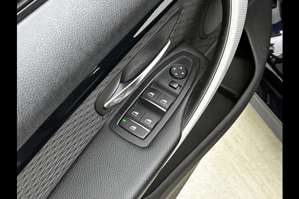 BMW 4 Serie Gran Coupé 418i High Executive (PANORAMADAK, STOELVERWARMING, CARPLAY, DEALER ONDERHOUDEN, GROOT NAVI, SPORTSTOELEN)