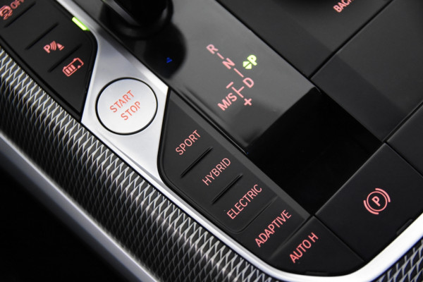 BMW 3-serie 330e xDrive M-Sport Touring *1ste Eigenaar*Leer*Full Options*