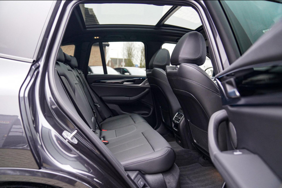 BMW iX3 High Executive 80 kWh | Panorama | incl. BTW | Assisted Driving | Adaptieve Cruise control | Luxe Leder | Stoelverwarming