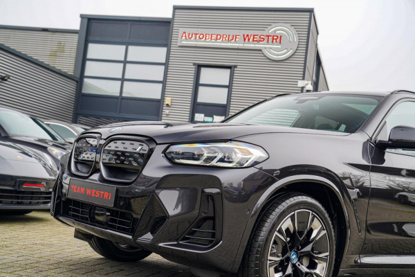 BMW iX3 High Executive 80 kWh | Panorama | incl. BTW | Assisted Driving | Adaptieve Cruise control | Luxe Leder | Stoelverwarming