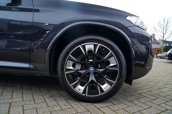BMW iX3 High Executive 80 kWh | Panorama | incl. BTW | Assisted Driving | Adaptieve Cruise control | Luxe Leder | Stoelverwarming