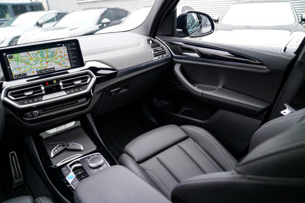 BMW iX3 High Executive 80 kWh | Panorama | incl. BTW | Assisted Driving | Adaptieve Cruise control | Luxe Leder | Stoelverwarming