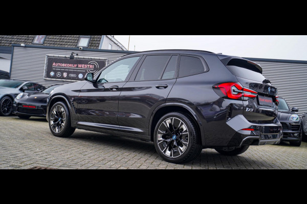 BMW iX3 High Executive 80 kWh | Panorama | incl. BTW | Assisted Driving | Adaptieve Cruise control | Luxe Leder | Stoelverwarming