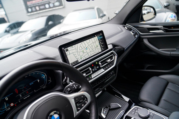 BMW iX3 High Executive 80 kWh | Panorama | incl. BTW | Assisted Driving | Adaptieve Cruise control | Luxe Leder | Stoelverwarming