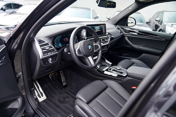 BMW iX3 High Executive 80 kWh | Panorama | incl. BTW | Assisted Driving | Adaptieve Cruise control | Luxe Leder | Stoelverwarming