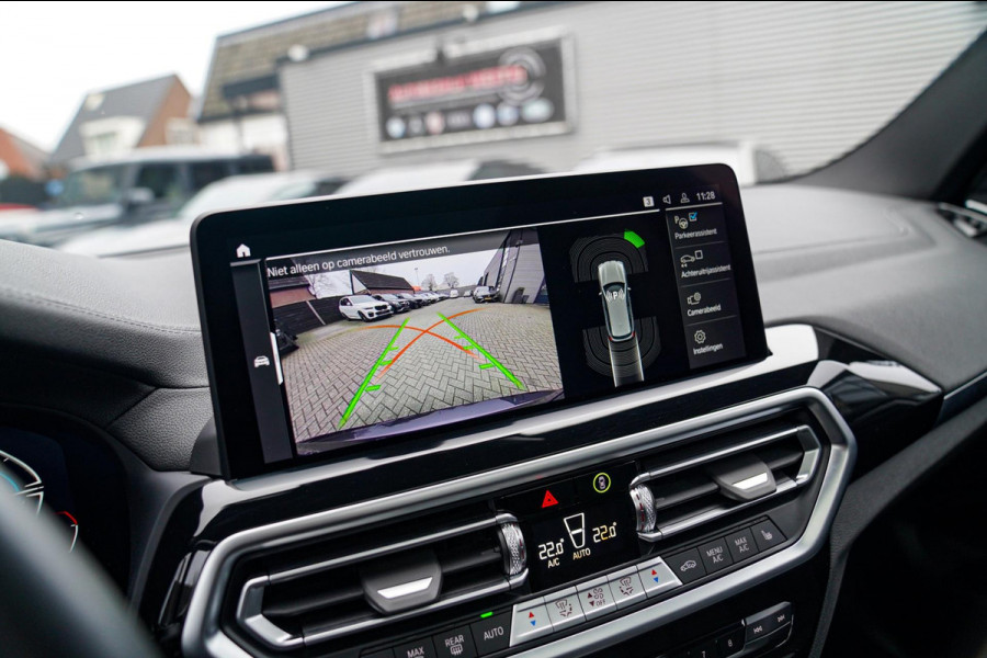 BMW iX3 High Executive 80 kWh | Panorama | incl. BTW | Assisted Driving | Adaptieve Cruise control | Luxe Leder | Stoelverwarming