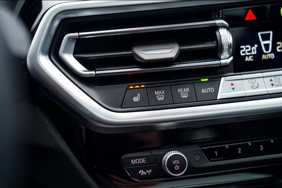 BMW iX3 High Executive 80 kWh | Panorama | incl. BTW | Assisted Driving | Adaptieve Cruise control | Luxe Leder | Stoelverwarming