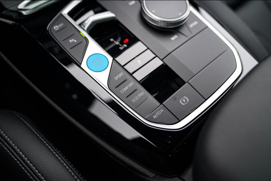 BMW iX3 High Executive 80 kWh | Panorama | incl. BTW | Assisted Driving | Adaptieve Cruise control | Luxe Leder | Stoelverwarming
