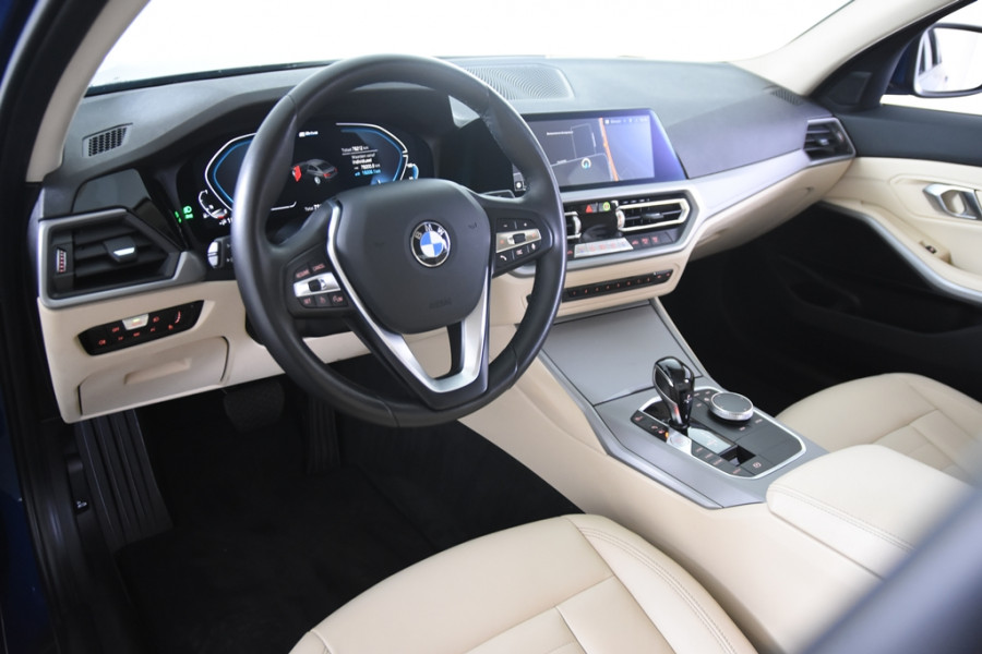 BMW 3-serie 330e Business Edition Plus *1ste Eigenaar*Navigatie*Park assist*