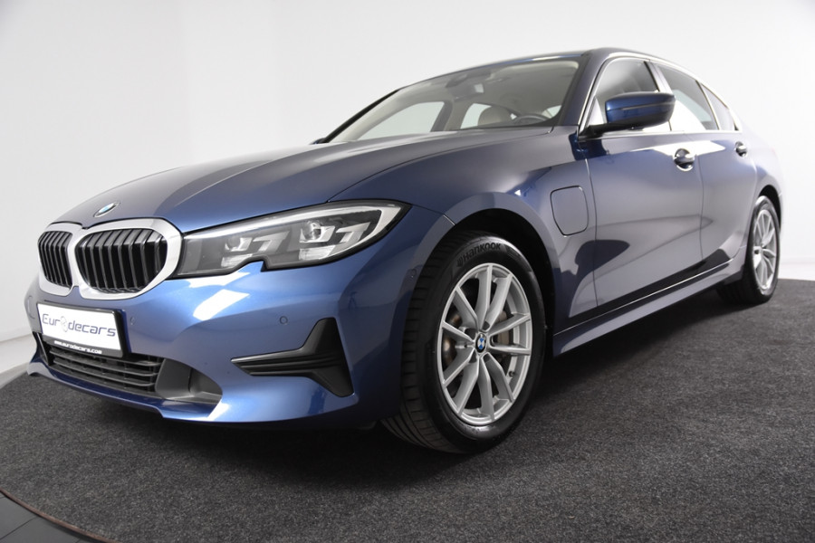 BMW 3-serie 330e Business Edition Plus *1ste Eigenaar*Navigatie*Park assist*