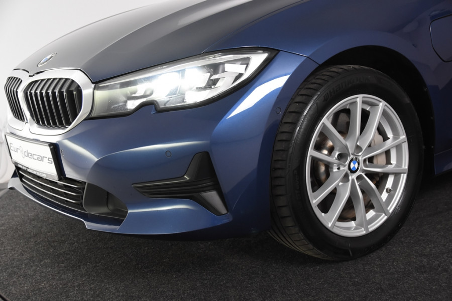 BMW 3-serie 330e Business Edition Plus *1ste Eigenaar*Navigatie*Park assist*