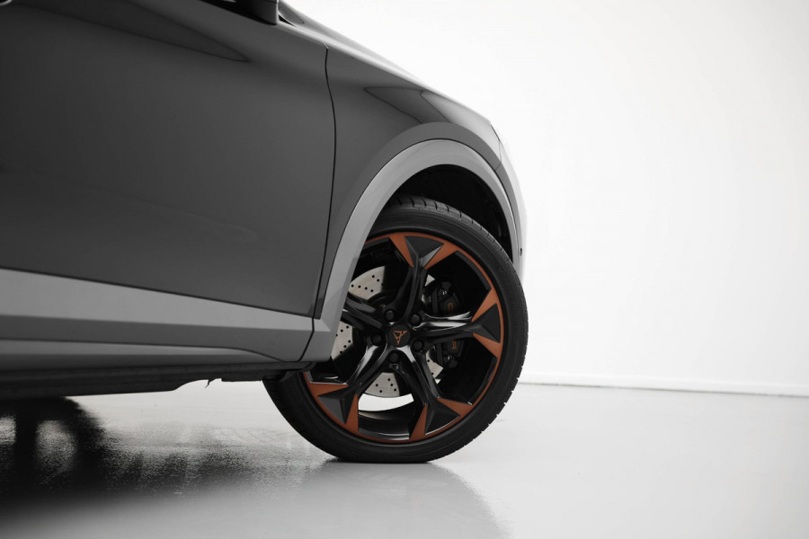 CUPRA Formentor 1.4 e-Hybrid VZ Copper Edition |Pano|Buttons|360|Memory|Dodehoek|Ambient|