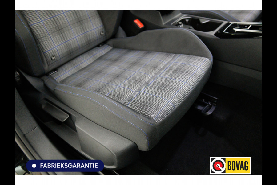 Volkswagen Golf 1.5 eHybrid GTE Black 272 PK automaat | IQ Led | Elec. trekhaak | Headup | Stoel- & stuurverw. | PDC V + A, Camera, App. connect, Navigatie, 131 KM actieradius (WLTP)