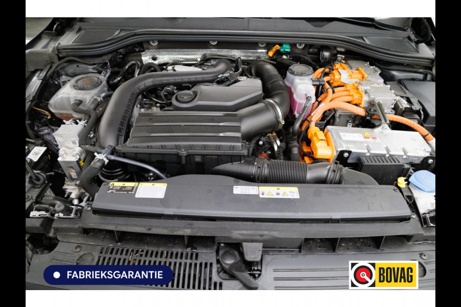 Volkswagen Golf 1.5 eHybrid GTE Black 272 PK automaat | IQ Led | Elec. trekhaak | Headup | Stoel- & stuurverw. | PDC V + A, Camera, App. connect, Navigatie, 131 KM actieradius (WLTP)