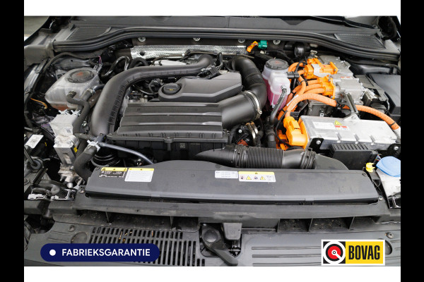 Volkswagen Golf 1.5 eHybrid GTE Black 272 PK automaat | IQ Led | Elec. trekhaak | Headup | Stoel- & stuurverw. | PDC V + A, Camera, App. connect, Navigatie, 131 KM actieradius (WLTP)