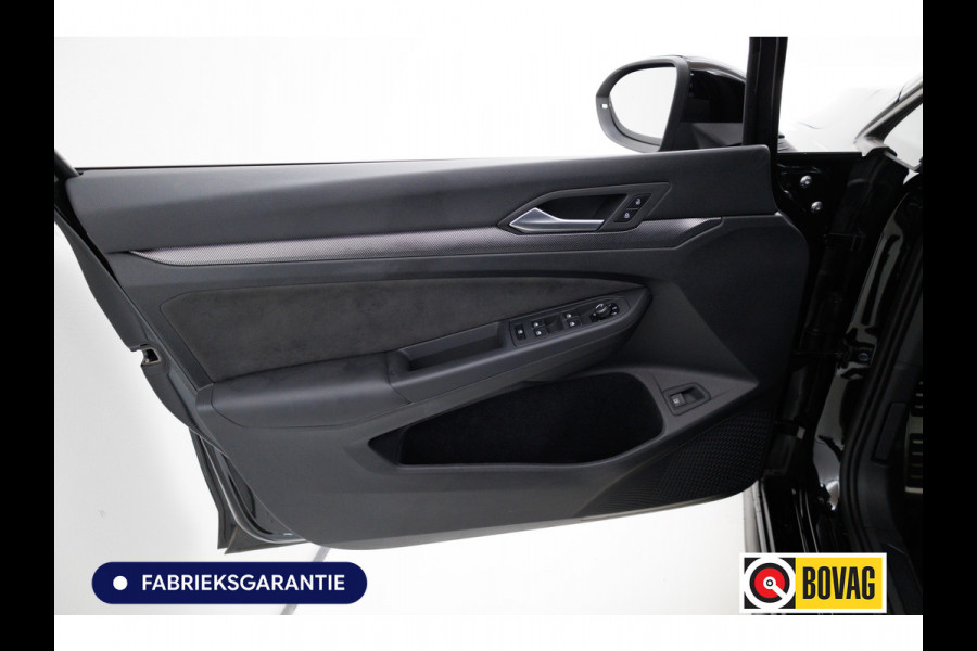 Volkswagen Golf 1.5 eHybrid GTE Black 272 PK automaat | IQ Led | Elec. trekhaak | Headup | Stoel- & stuurverw. | PDC V + A, Camera, App. connect, Navigatie, 131 KM actieradius (WLTP)