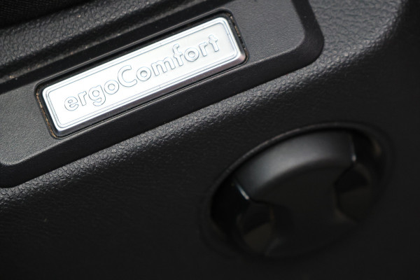 Volkswagen Caddy Cargo 2.0 TDI DSG | L+R Schuifdeur | ACC | Side Assist | Lane Assist | Virtual Cockpit | Camera | CarPlay | Stoelverwarming | LED Koplampen | Sidebars | Spoilerkit | DAB | Fabrieksgarantie | Facelift model | BPM Vrij