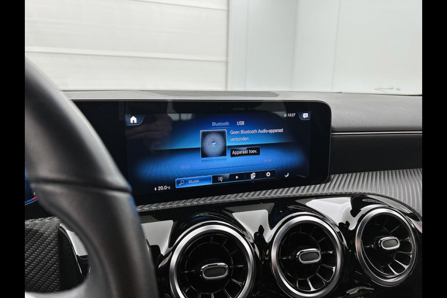 Mercedes-Benz A-Klasse 180 Business Solution (NAVIGATIE, STOELVERWARMING, CAMERA, 1e EIGENAAR, GOED ONDERHOUDEN)