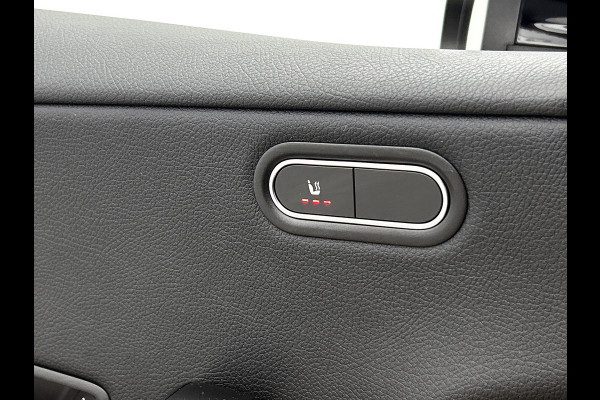 Mercedes-Benz A-Klasse 180 Business Solution (NAVIGATIE, STOELVERWARMING, CAMERA, 1e EIGENAAR, GOED ONDERHOUDEN)