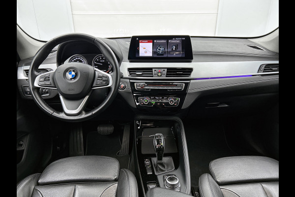 BMW X1 SDrive18i High Executive M Sport (M-PAKKET, SFEER, CAMERA, LED, SPORTSTOELEN, STOELVERWARMING, DEALER ONDERHOUDEN)