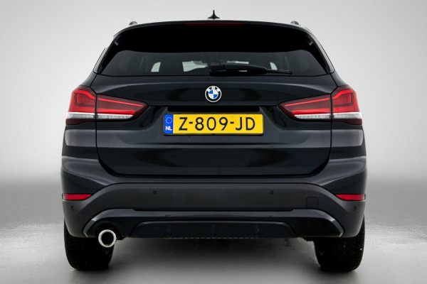BMW X1 SDrive18i High Executive M Sport (M-PAKKET, SFEER, CAMERA, LED, SPORTSTOELEN, STOELVERWARMING, DEALER ONDERHOUDEN)