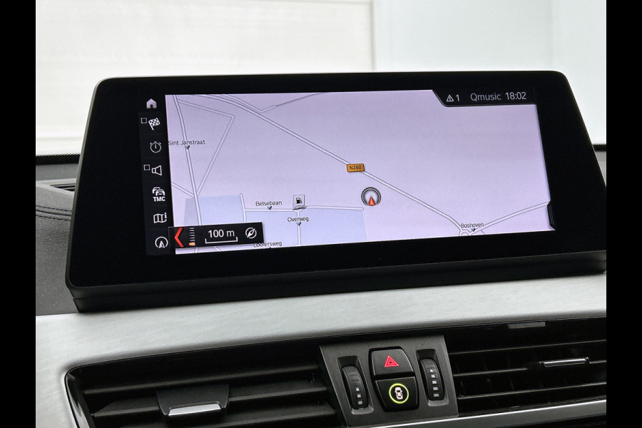 BMW X1 SDrive18i High Executive M Sport (M-PAKKET, SFEER, CAMERA, LED, SPORTSTOELEN, STOELVERWARMING, DEALER ONDERHOUDEN)