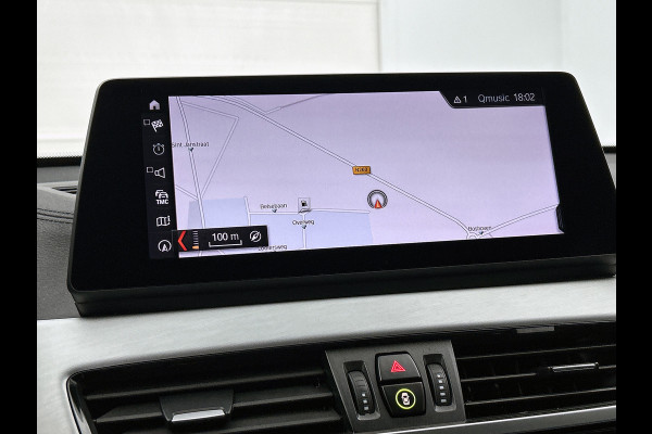 BMW X1 SDrive18i High Executive M Sport (M-PAKKET, SFEER, CAMERA, LED, SPORTSTOELEN, STOELVERWARMING, DEALER ONDERHOUDEN)