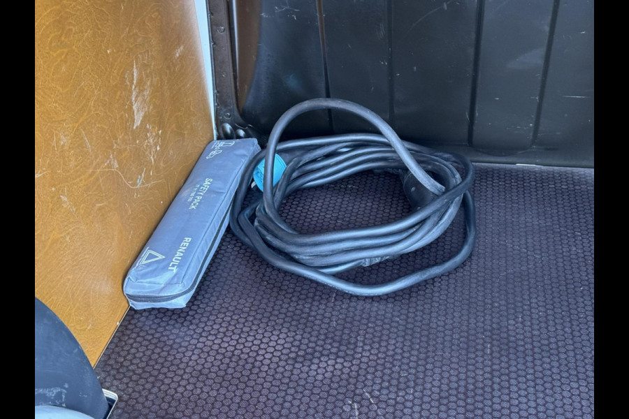 Renault Kangoo Z.E. Dealeronderhouden SOH 90% Airco Cruise control Navigatie Radio/CD Parkeersensoren achter Schuifdeur rechts