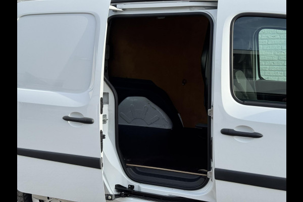 Renault Kangoo Z.E. Dealeronderhouden SOH 90% Airco Cruise control Navigatie Radio/CD Parkeersensoren achter Schuifdeur rechts