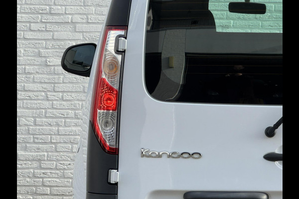 Renault Kangoo Z.E. Dealeronderhouden SOH 90% Airco Cruise control Navigatie Radio/CD Parkeersensoren achter Schuifdeur rechts