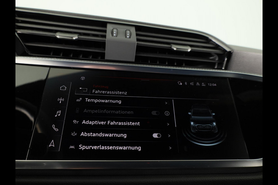 Audi Q3 Sportback 45 TFSI e S Edition 245pk | Parkeercamera | Trekhaak | Navigatie | Keyless entry | 19 inch Lichtmetalen velgen